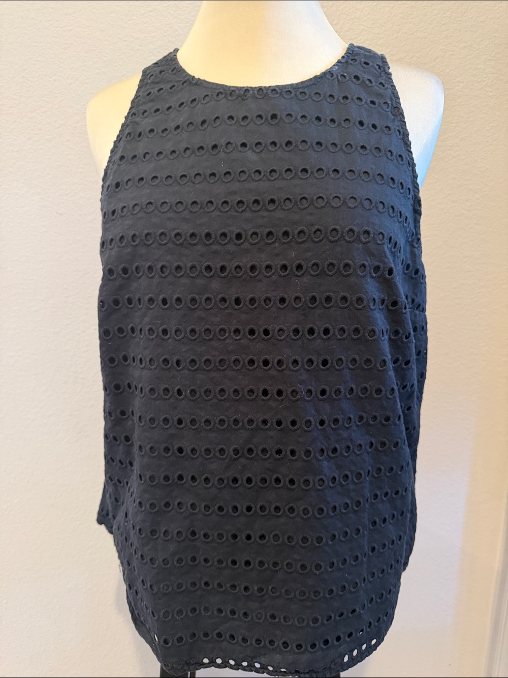 Sleeveless black Eyelet High-Neck Top